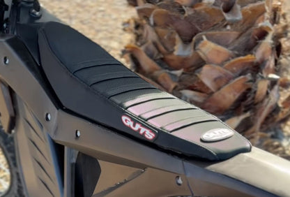 All white or All black GUTS Seat Cover for all emotos